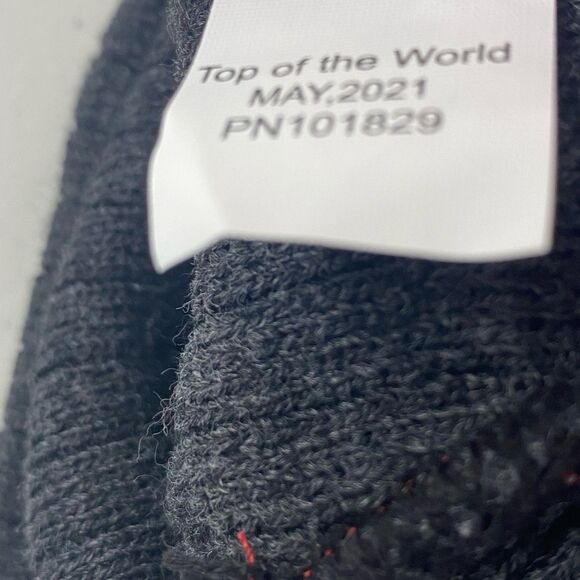 NWT NCAA Washington State Cougars Youth Below Zero Red Black Knit Beanie Hat - Picture 7 of 9